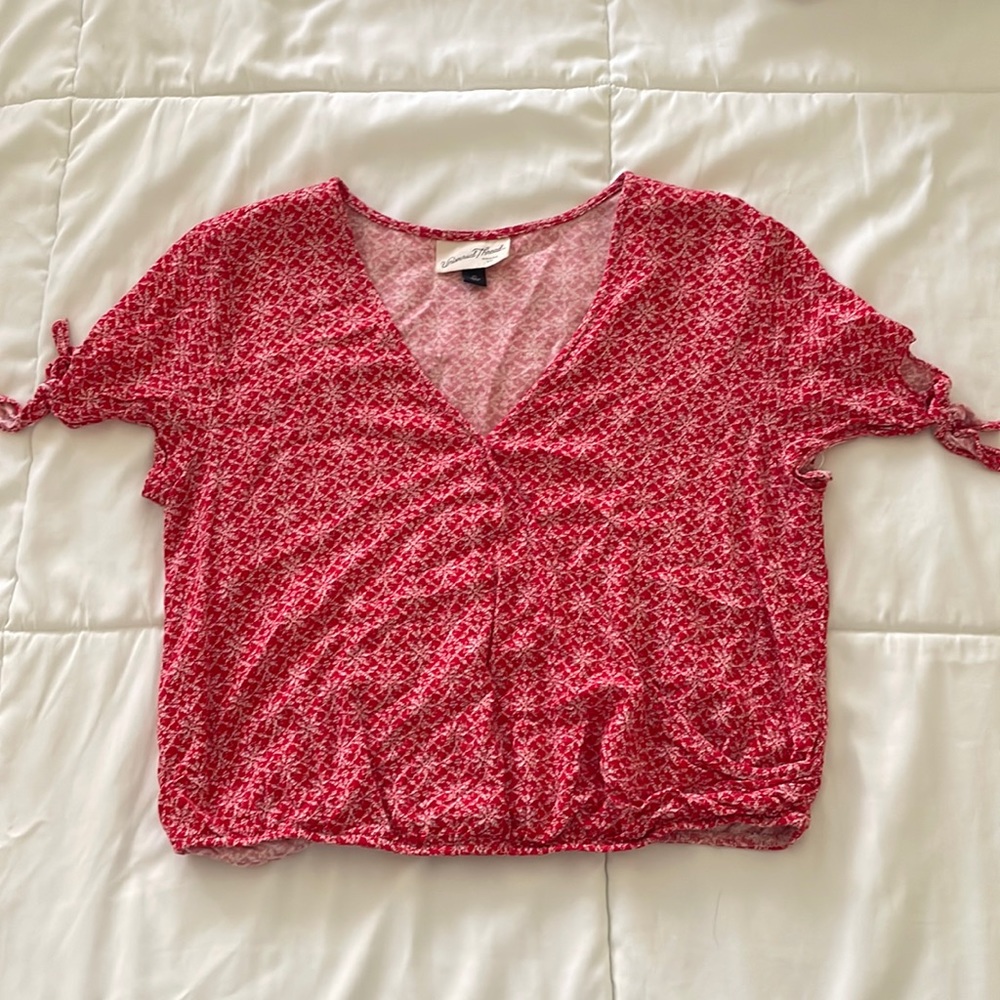 Universal Thread red pattern surprise crop top with tie sleeves